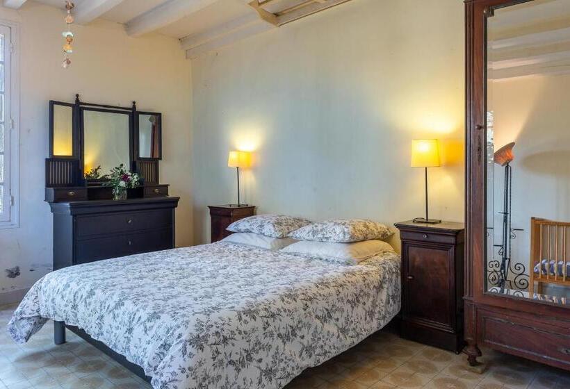 اتاق استاندارد با سرویس بهداشتی مشترک, Le Grand Yote