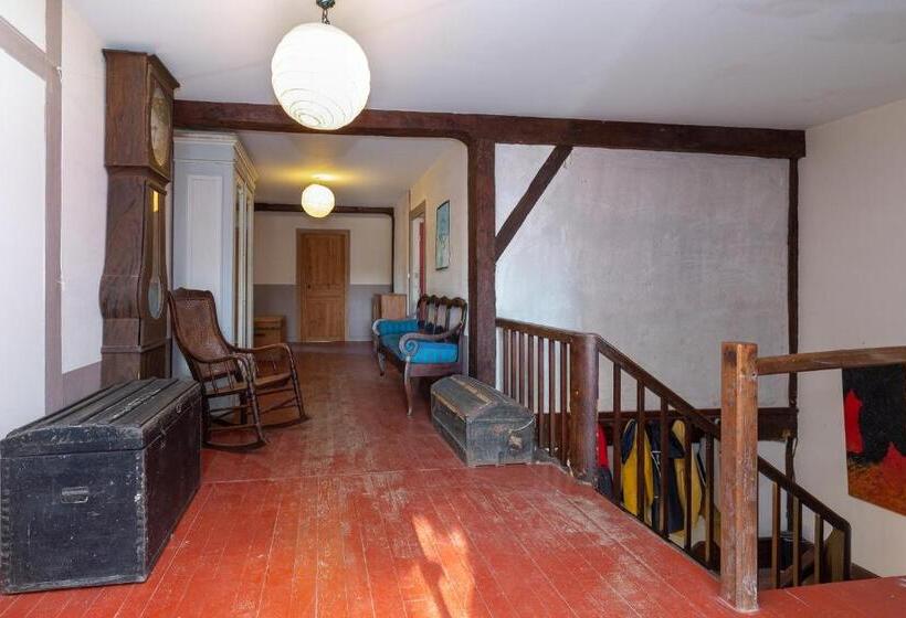 اتاق استاندارد با سرویس بهداشتی مشترک, Le Grand Yote