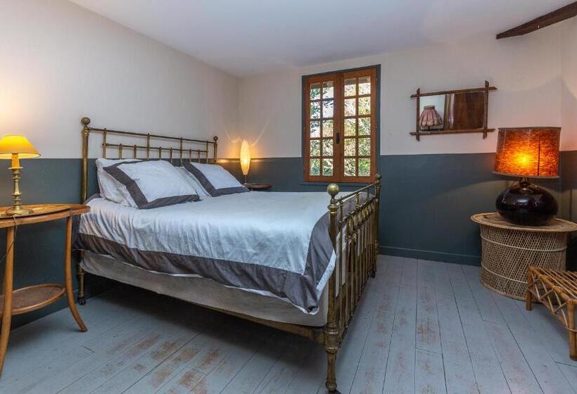 اتاق استاندارد با سرویس بهداشتی مشترک, Le Grand Yote