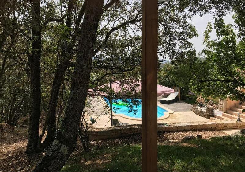 プールビュースタンダードステューディオ, Maison Ferruccio