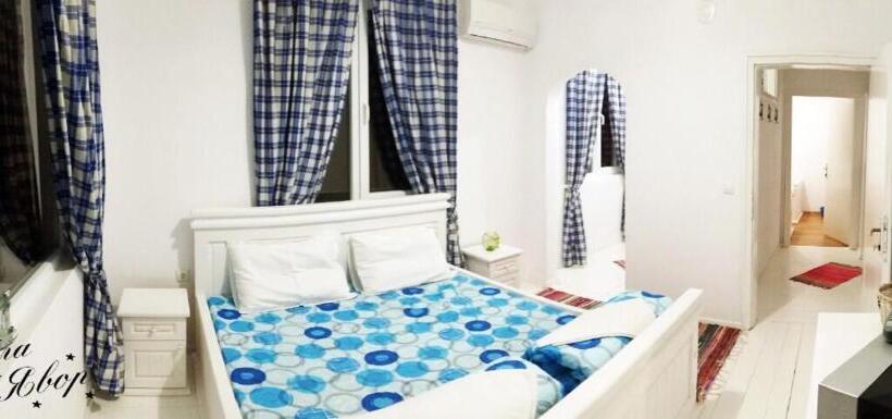 带2个卧室的公寓, Yavor