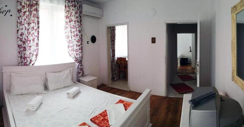 Апартаменты 2 Спальни, Yavor