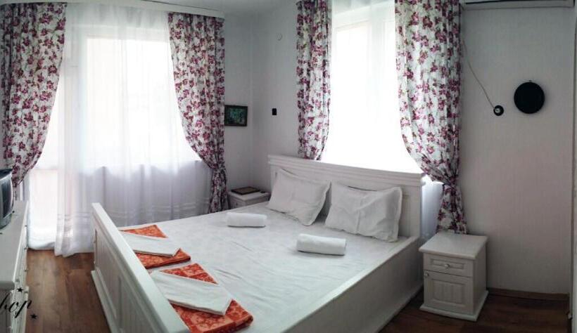 Апартаменты 2 Спальни, Yavor