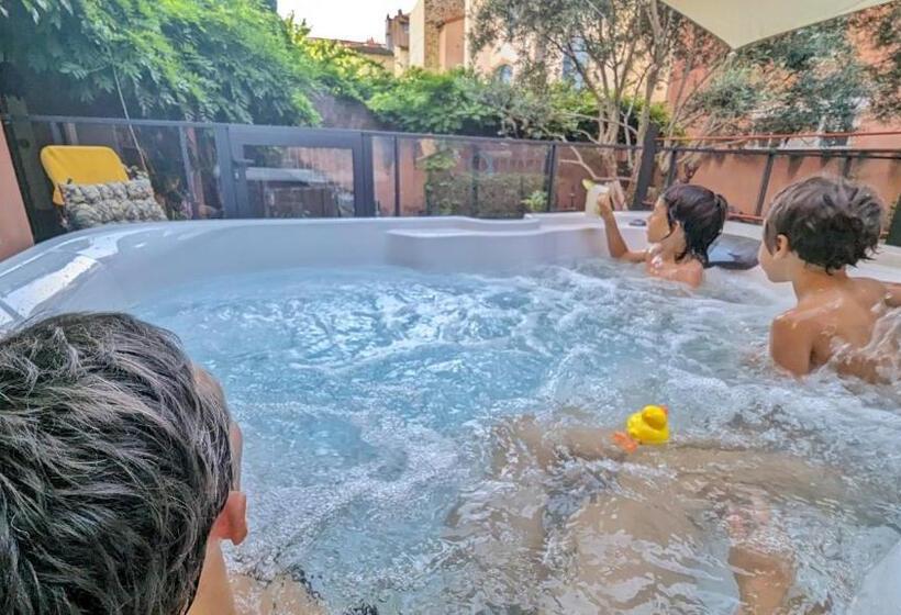 Студио Стандарт Вид на Сад, Chambre Condamine Spa