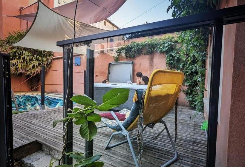 스탠다드 스튜디오 정원 전망, Chambre Condamine Spa