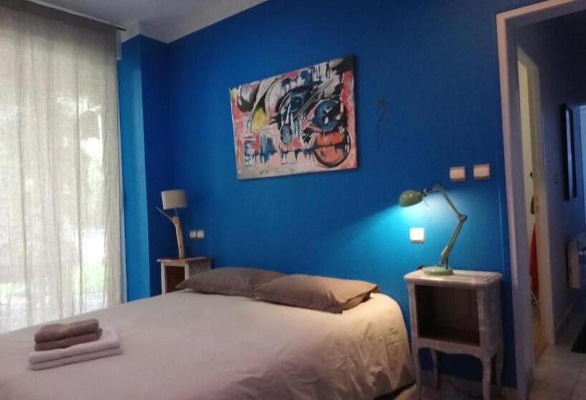 Студио Стандарт Вид на Сад, Chambre Condamine Spa