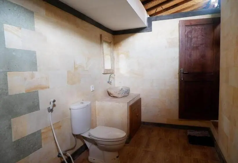 بانگلوی استاندارد, Satria House Amed