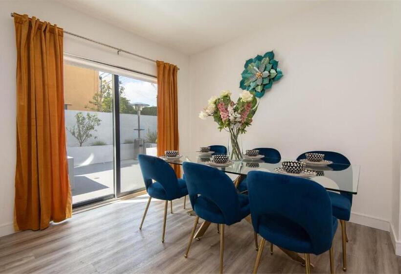 Апартаменты 3 Спальни, Regency Modern Apartments