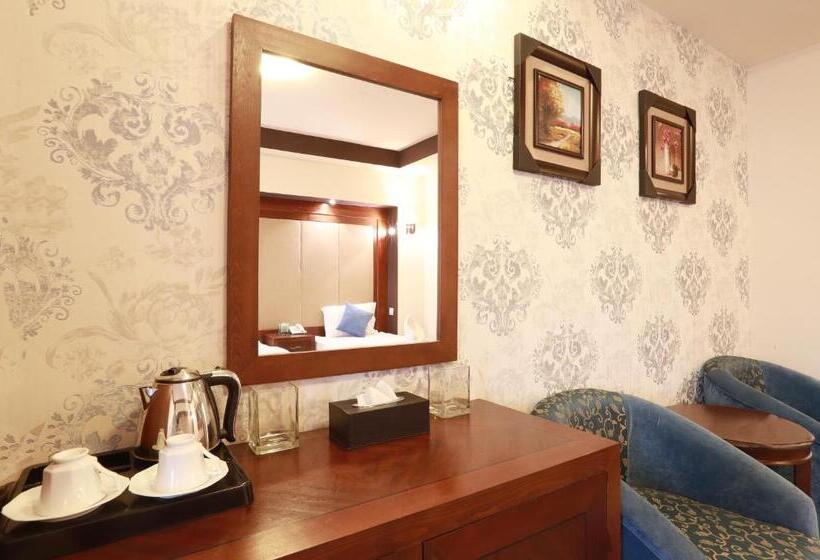 Трежместный Номер Economy, Burj Al Saif