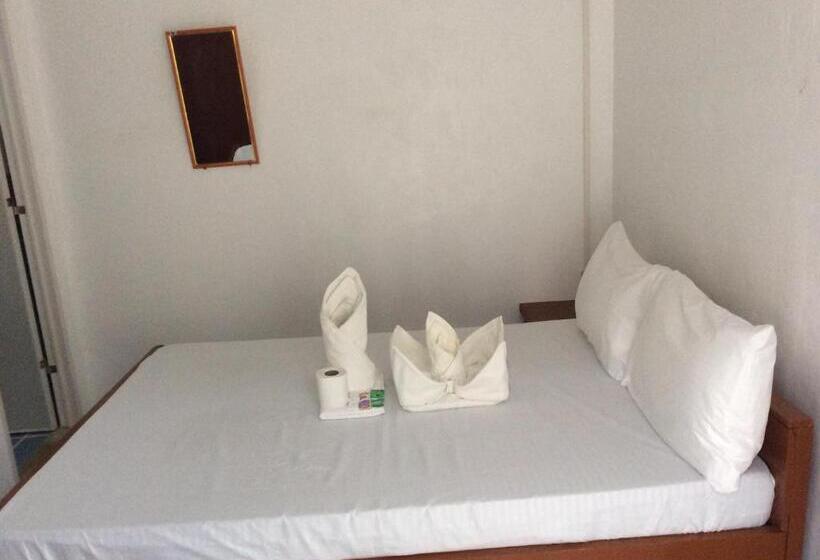 이코노미 룸, Bucana Beachfront Guesthouse