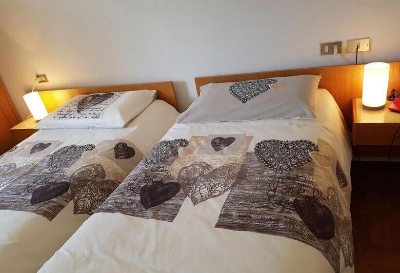 غرفة قياسية ثلاثية, Albergo Posta