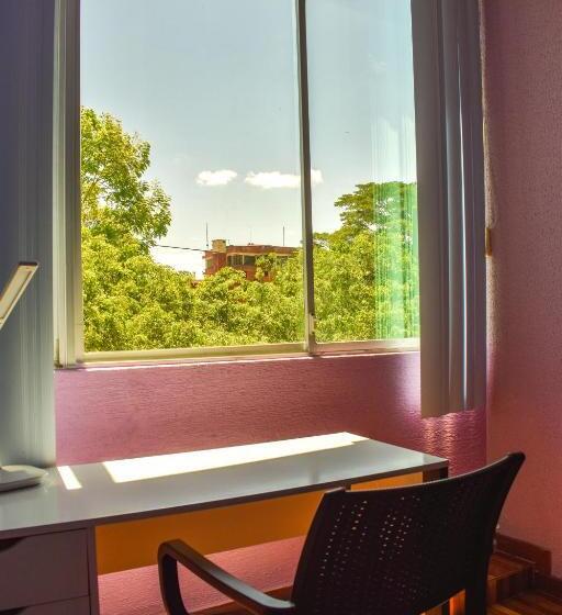 StandaardKamer, Hostal R. Williams