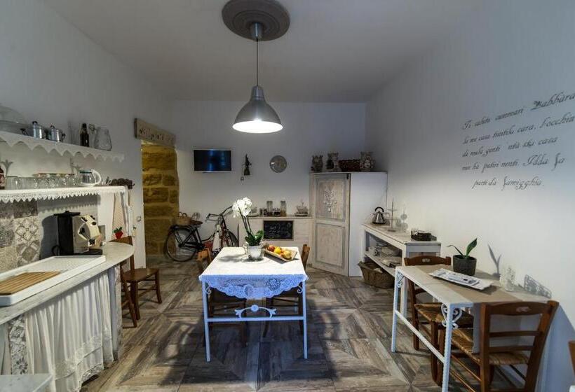 スタンダードトリプルルーム, Zabbara