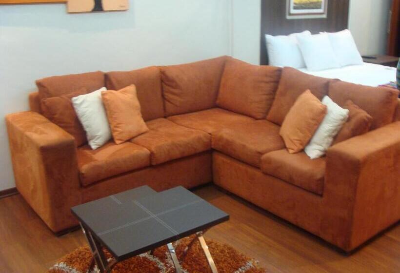 家庭套房, Sumaq Kay