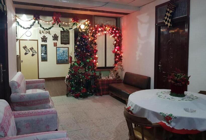 اتاق استاندارد با سرویس بهداشتی مشترک, First Baby Bytes Guest House