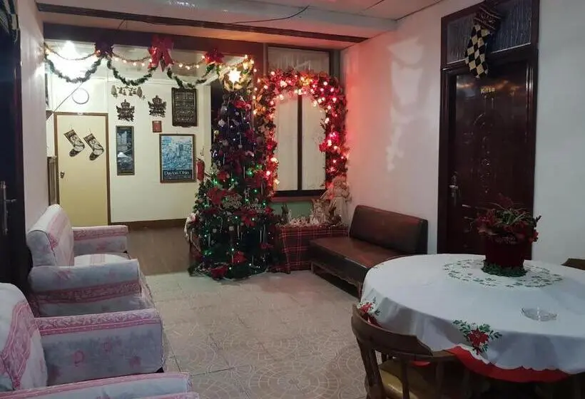 اتاق استاندارد با سرویس بهداشتی مشترک, First Baby Bytes Guest House