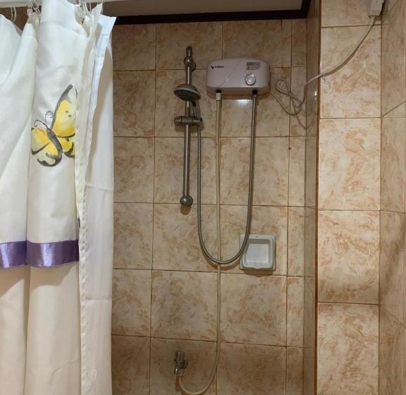 اتاق استاندارد برای معلولان, First Baby Bytes Guest House