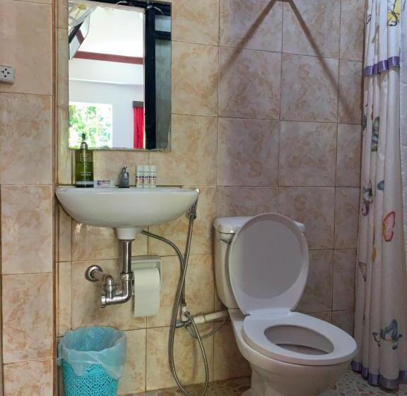 اتاق استاندارد برای معلولان, First Baby Bytes Guest House