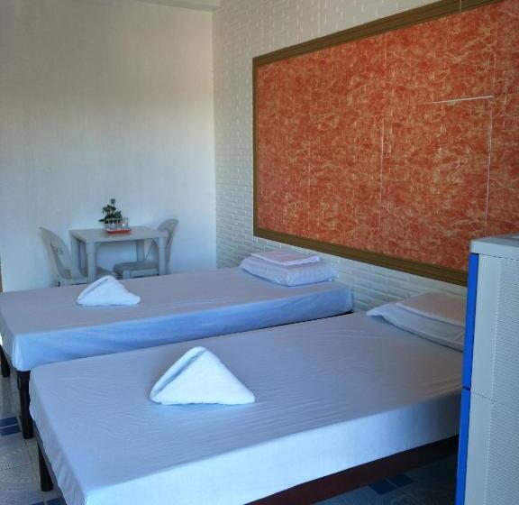 اتاق اکونومی, First Baby Bytes Guest House