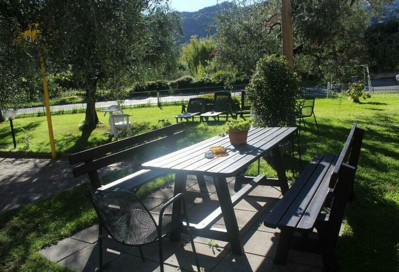 Quarto Estandar com Sacada, Villa Marina