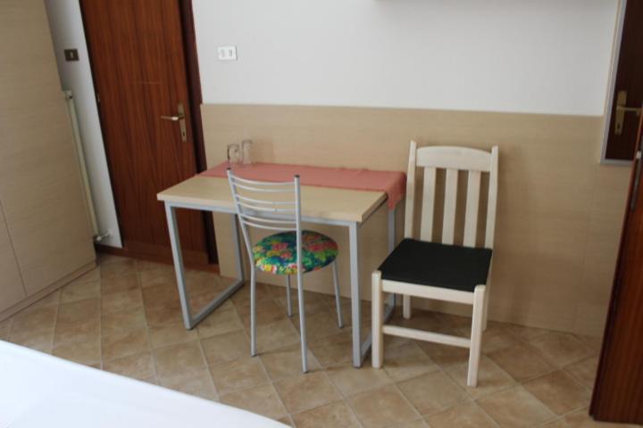 带阳台的三人标准间, Villa Marina