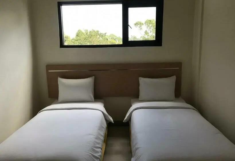 اتاق استاندارد با سرویس بهداشتی مشترک, Revayah Hotels