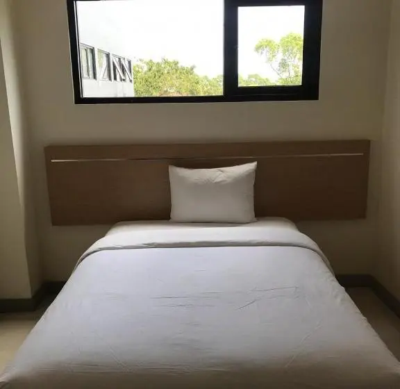 اتاق استاندارد یک تخته با سرویس بهداشتی مشترک, Revayah Hotels