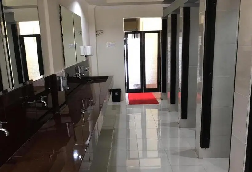 اتاق استاندارد یک تخته با سرویس بهداشتی مشترک, Revayah Hotels