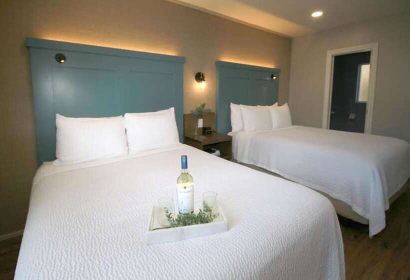 带2个双人床的标准工作室, Castle Inn