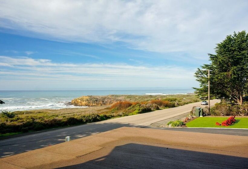 带2个双人床的标准工作室, Castle Inn