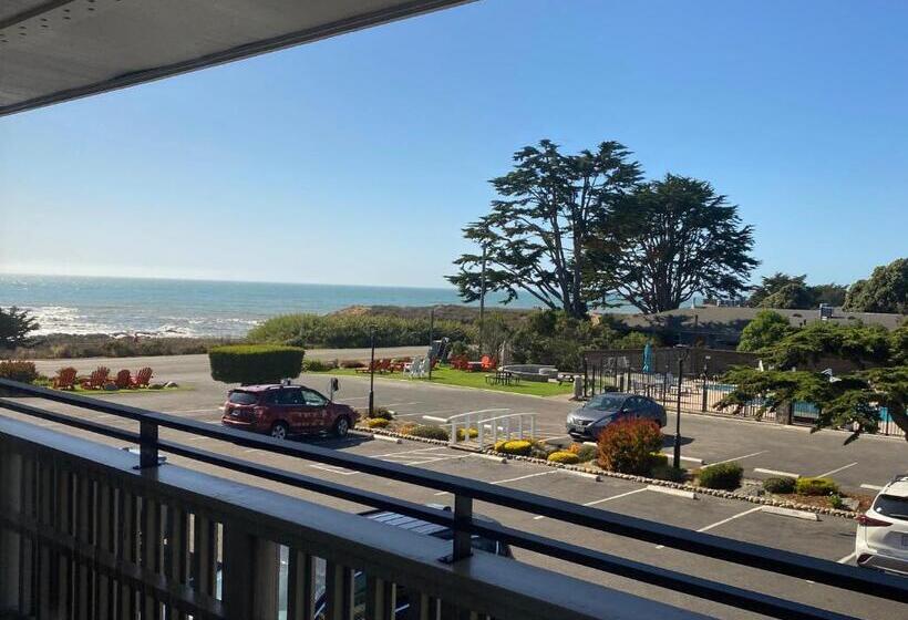 带大床的标准间, Castle Inn