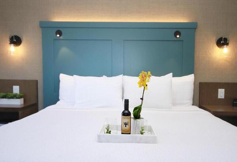 带大床的标准间, Castle Inn