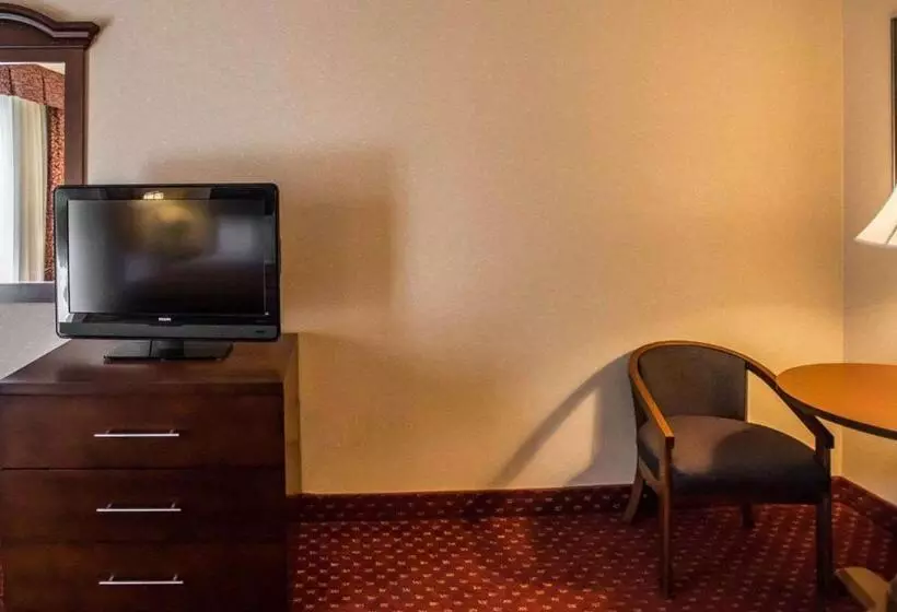 キングサイズベッドのスイートルーム, Comfort Inn Pocono Lakes Region