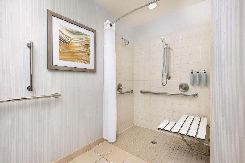 غرفة قياسية سرير كينج, Courtyard By Marriott Potomac Mills Woodbridge