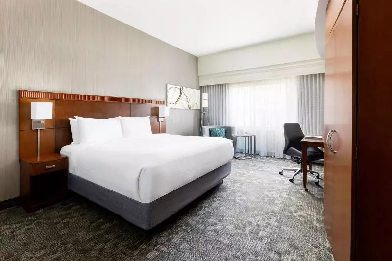 キングサイズベッドのスタンダードルーム, Courtyard By Marriott Potomac Mills Woodbridge