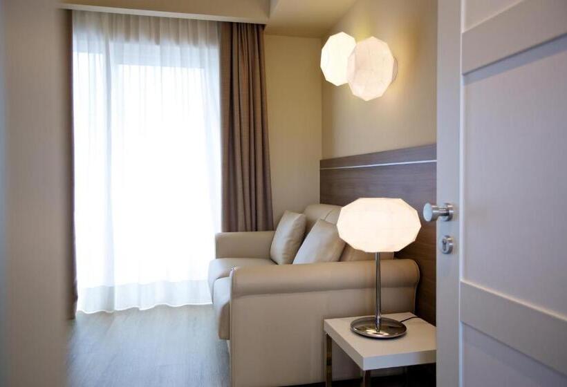 자쿠지 스위트, Enjoy Garda