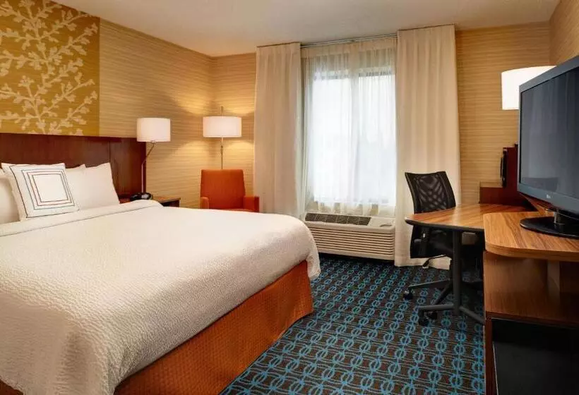 キングサイズベッドのスタンダードルーム, Fairfield Inn & Suites By Marriott Frankenmuth