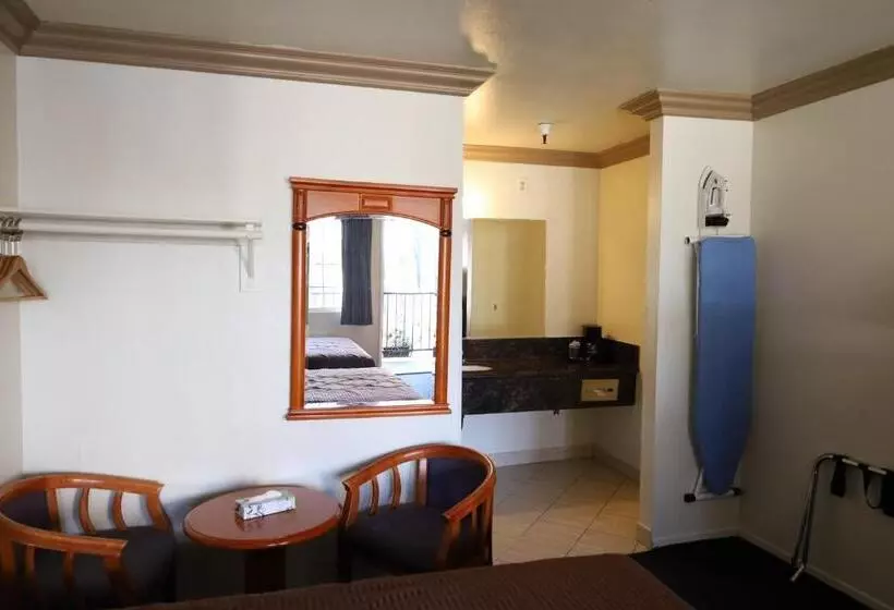 スタンダードルーム, Lambert Inn