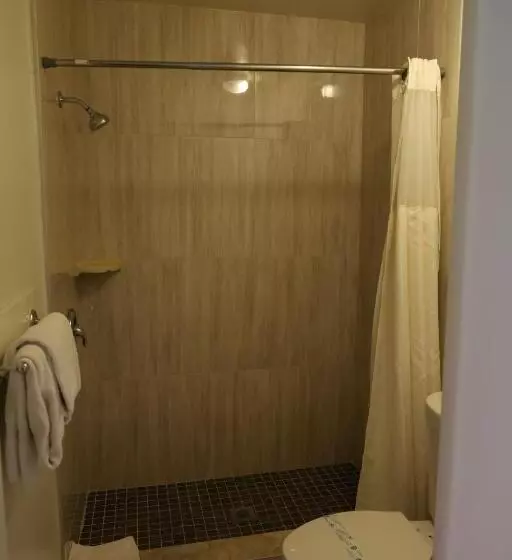 キングサイズベッドのスタンダードルーム, Lambert Inn