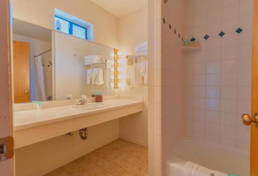 חדר סטנדרט עם מיטת קינג, Mariposa Lodge