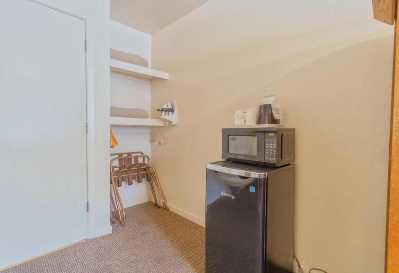 חדר סטנדרט עם מיטת קינג, Mariposa Lodge