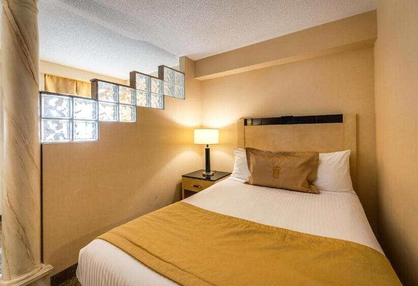 جناح, Monte Carlo Inn & Suites Downtown Markham