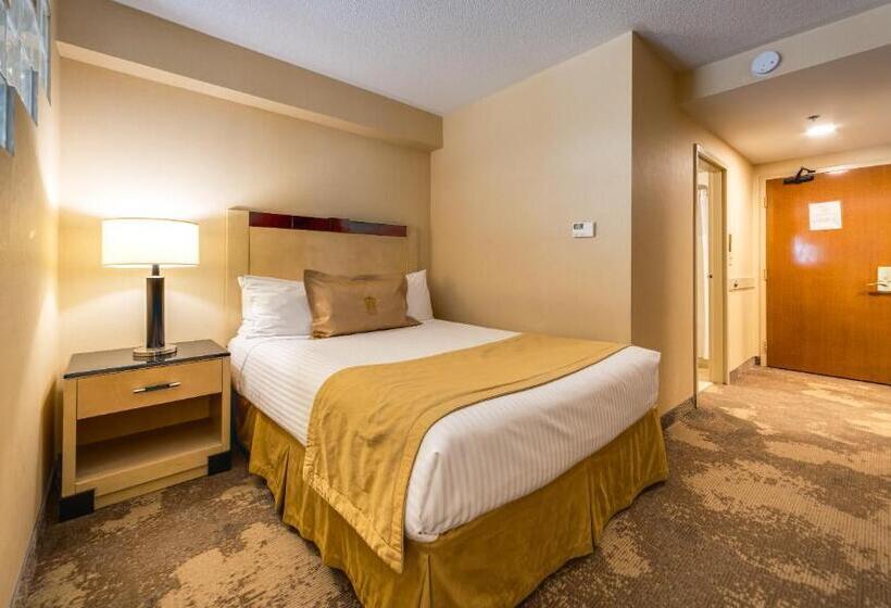 جناح, Monte Carlo Inn & Suites Downtown Markham