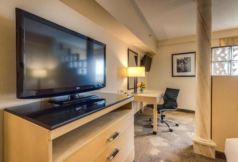 جناح, Monte Carlo Inn & Suites Downtown Markham