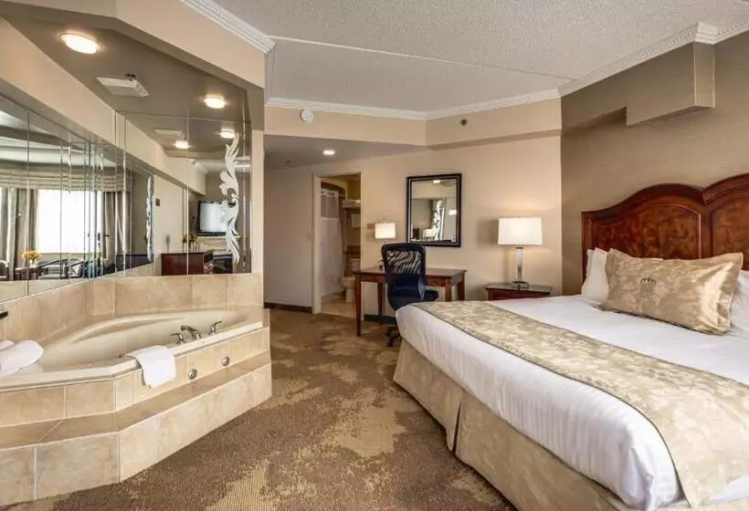 سوئیت با تخت بزرگ, Monte Carlo Inn & Suites Downtown Markham