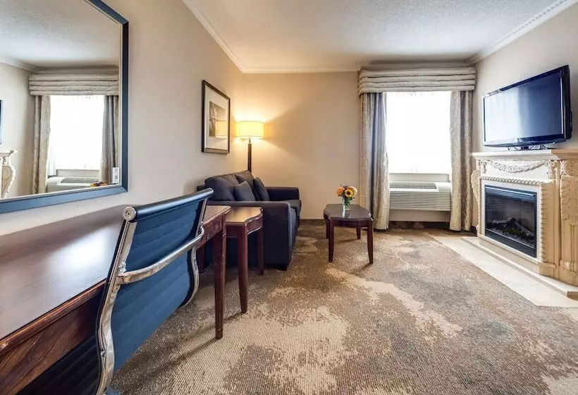 سوییت, Monte Carlo Inn & Suites Downtown Markham