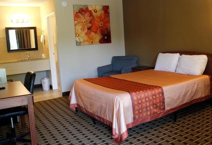 غرفة عائلية, Red Carpet Inn Kinston