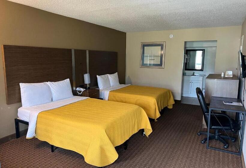 غرفة ديلوكس عائلية, Red Carpet Inn Kinston