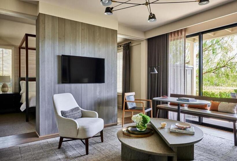 جناح جونيور مزوَّد بشرفة, Rosewood Sand Hill