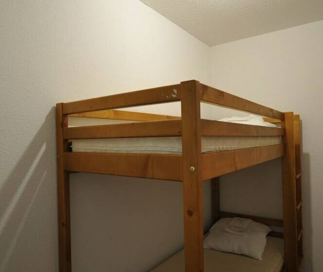 スタンダードスタジオ, Résidence Le Bois De La Reine